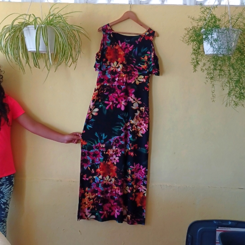 Tropical cold shoulder maxi